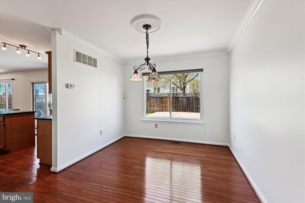 Empty room, Interior, Pendant Lights, Wood Texture Flooring
