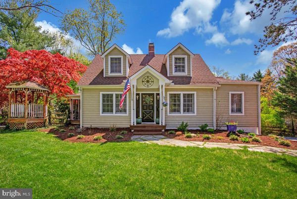 Exterior, Facade, Cape Cod