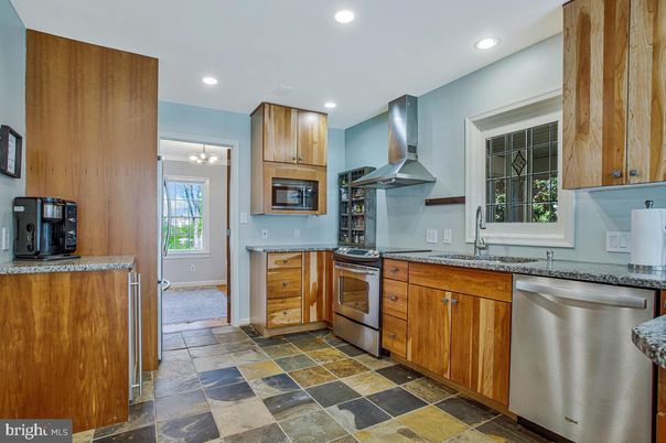 Chandelier, Interior, Kitchen, Recessed Lighting, Stainless Steel Appliances