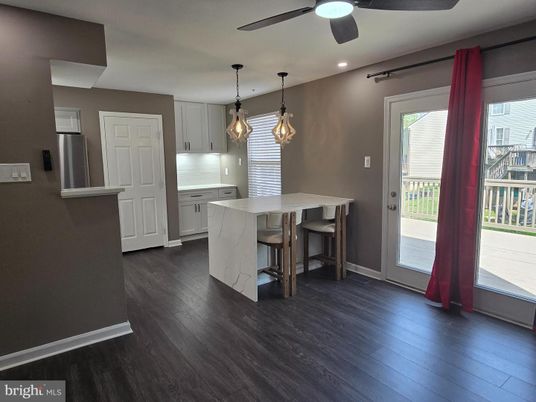 Dining room, Interior, Kitchen, Pendant Lights, Recessed Lighting, Wood Texture Flooring