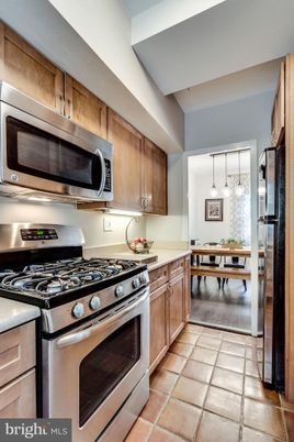 Dining room, Interior, Kitchen, Pendant Lights, Stainless Steel Appliances