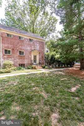 Backyard, Exterior, Facade, Brick Facade, Georgian