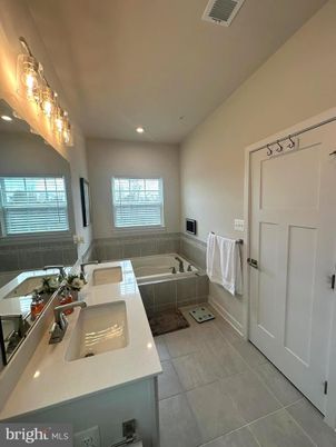 Bathroom, Dual Sink Vanities, Interior, Recessed Lighting