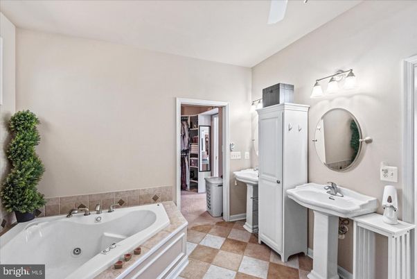 Bathroom, Dual Sink Vanities, Interior