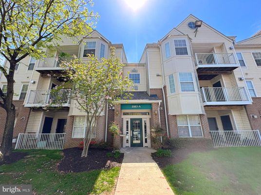 Exterior, Facade, Brick Facade, Rowhouse