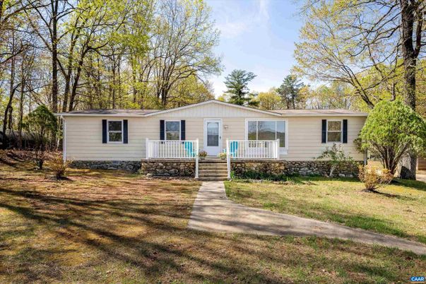 Backyard, Exterior, Facade, Ranch