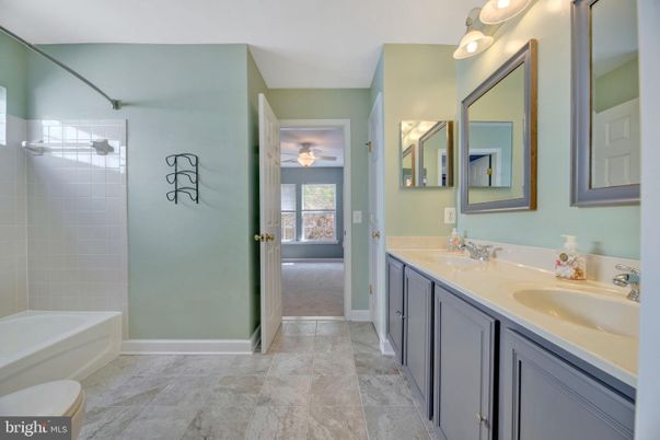 Bathroom, Dual Sink Vanities, Interior