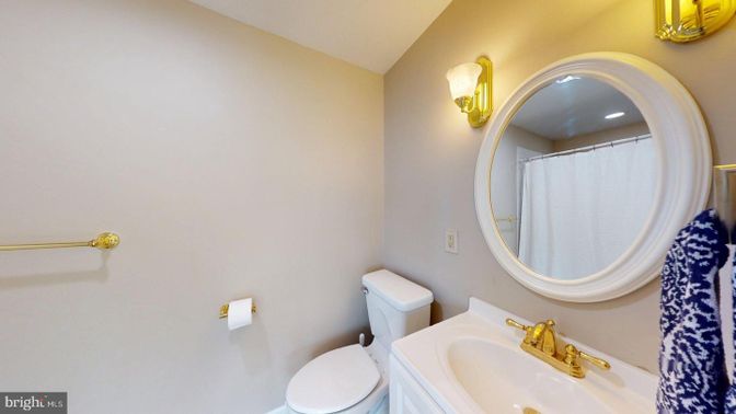 Bathroom, Interior, Recessed Lighting