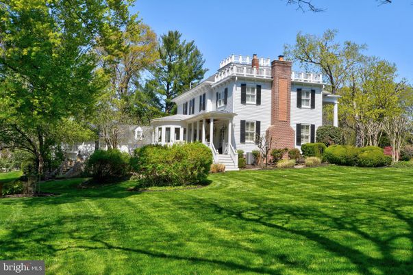 Backyard, Exterior, Facade, Brick Facade, Georgian