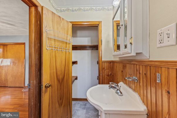 Bathroom, Interior, Wood Texture Flooring, Wooden Walls