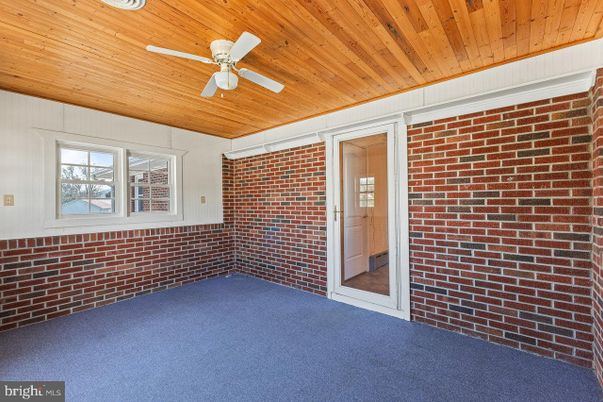 Empty room, Interior, Stone Walls, Wooden Ceilings