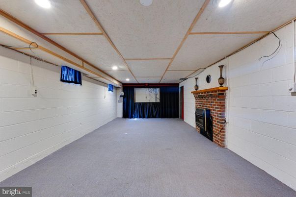 Empty room, Fireplace, Interior, Recessed Lighting