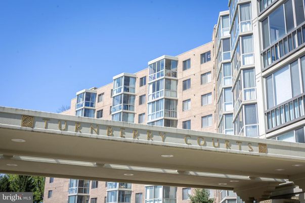 Exterior, Facade, Condo Building
