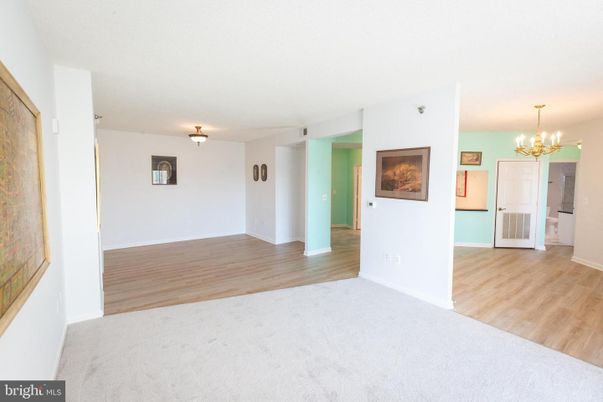 Chandelier, Empty room, Interior, Wood Texture Flooring