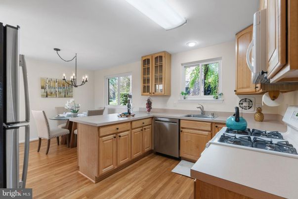 Chandelier, Dining room, Interior, Kitchen, Wood Texture Flooring