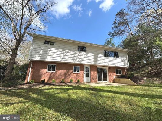Exterior, Facade, Brick Facade, Raised Ranch