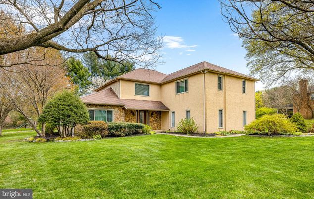 Backyard, Exterior, Facade, Brick Facade, French Provincial