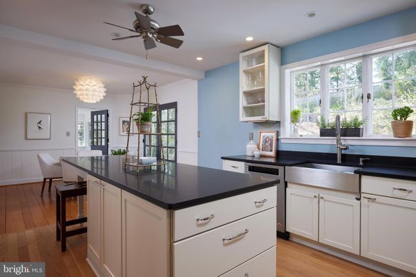 Chandelier, Dining room, Interior, Kitchen, Recessed Lighting, Wood Texture Flooring