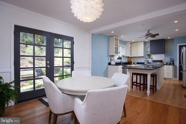 Chandelier, Dining room, Interior, Kitchen, Recessed Lighting, Wood Texture Flooring