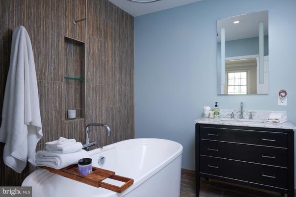 Bathroom, Dual Sink Vanities, Free Standing Baths, Interior, Recessed Lighting