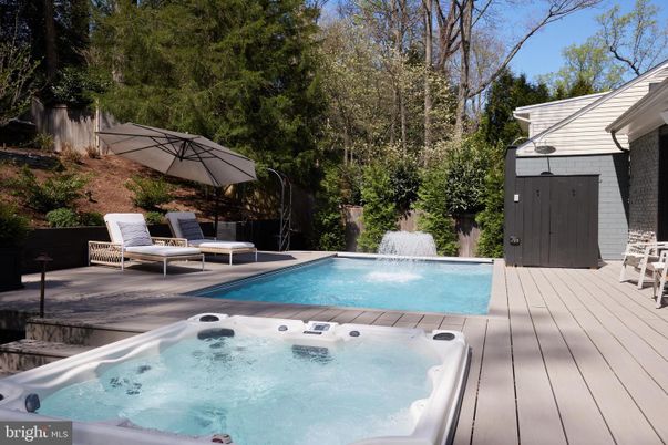Exterior, Hot Tub, Pool