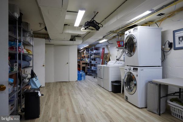 Interior, Utility Closets, Washer, Wood Texture Flooring
