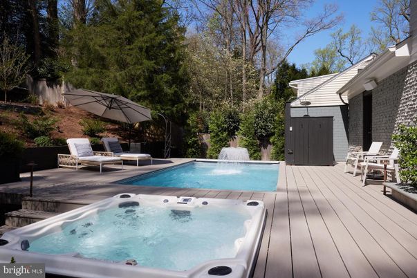 Exterior, Hot Tub, Pool