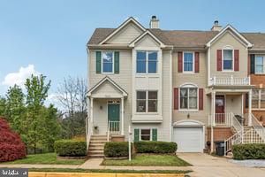 Attached, Exterior, Facade, Rowhouse