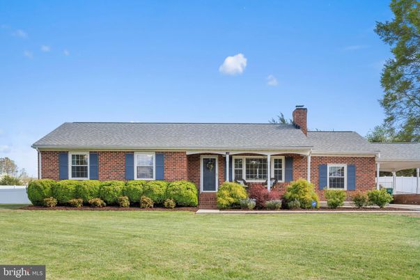 Exterior, Facade, Brick Facade, Ranch