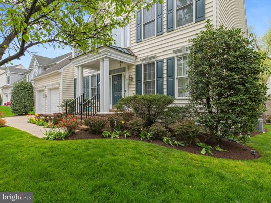Attached, Backyard, Exterior, Facade, Georgian