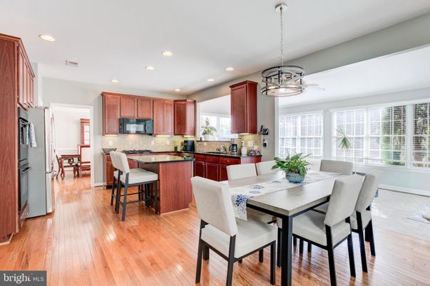 Dining room, Interior, Kitchen, Pendant Lights, Recessed Lighting, Wood Texture Flooring