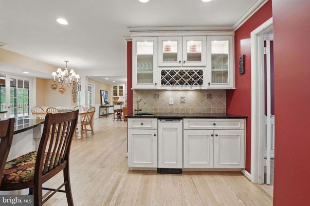 Chandelier, Dining room, Interior, Kitchen, Recessed Lighting, Wood Texture Flooring