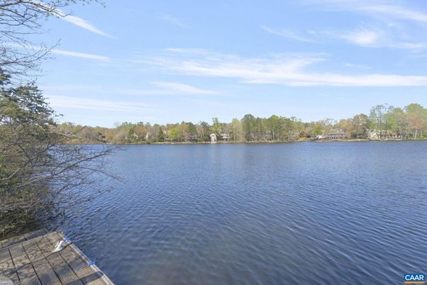 Exterior, Lake
