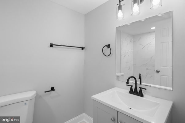 Bathroom, Interior, Marble Walls, Recessed Lighting