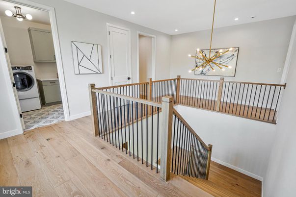 Interior, Pendant Lights, Recessed Lighting, Washer, Wood Texture Flooring