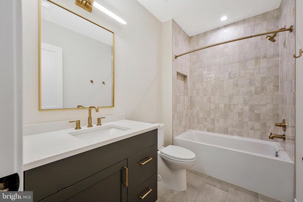 Bathroom, Interior, Recessed Lighting