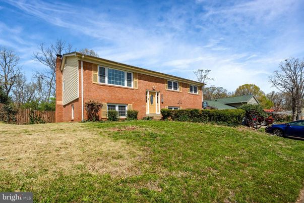 Exterior, Facade, Brick Facade, Raised Ranch
