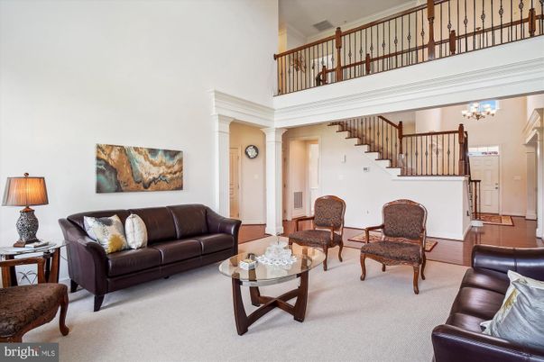 Chandelier, Interior, Living room