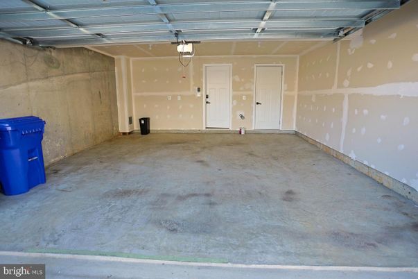 Garage, Interior