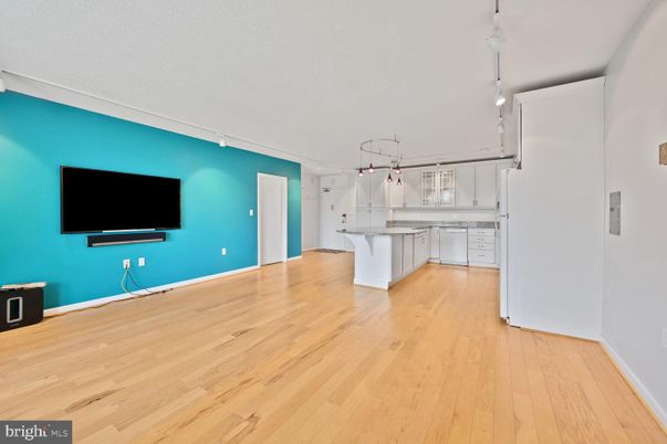 Interior, Kitchen, Pendant Lights, Wood Texture Flooring
