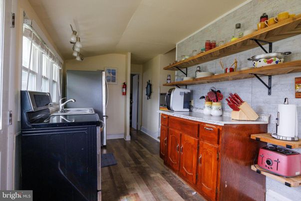 Interior, Kitchen, Washer, Wood Texture Flooring