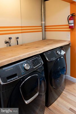Interior, Washer, Wood Texture Flooring