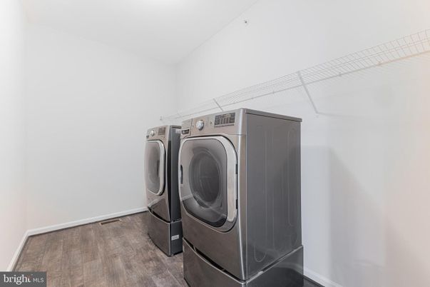 Interior, Washer, Wood Texture Flooring