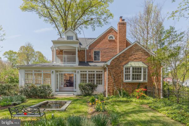 Exterior, Facade, Brick Facade, Queen Anne Victorian