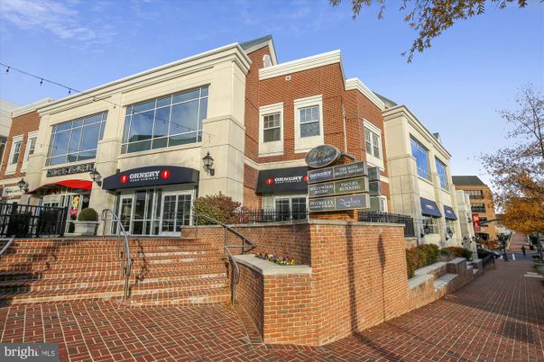 Exterior, Facade, Brick Facade, Rowhouse