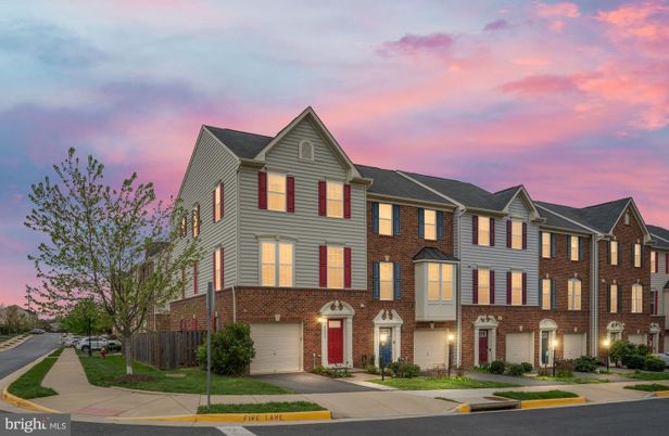 Attached, Exterior, Facade, Brick Facade, Rowhouse
