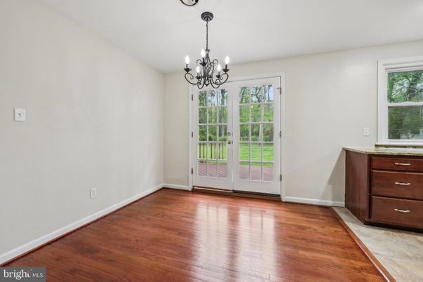 Chandelier, Empty room, Interior, Wood Texture Flooring