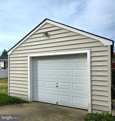 Detached Garage, Exterior