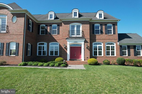 Exterior, Facade, Brick Facade, Georgian
