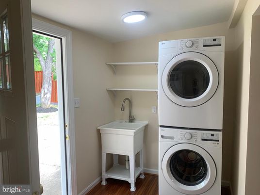 Interior, Recessed Lighting, Utility Closets, Washer, Wood Texture Flooring